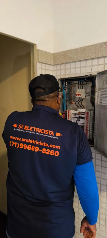 instalação de quadro de distribuição elétrico