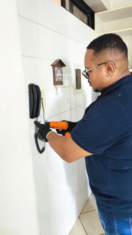 instalacao de tomada dupla